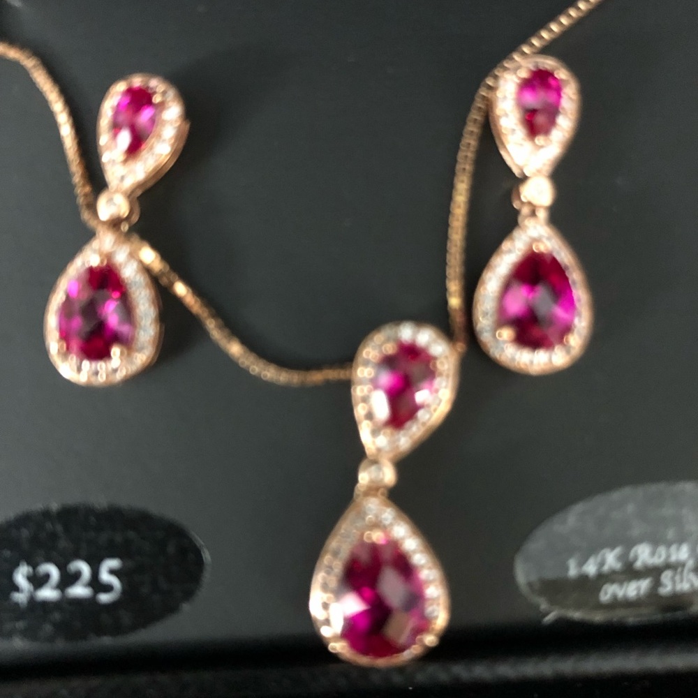NIB Vintage R.H Macy & Co. 14k Rose gold over SS Ruby necklace, earrings. S1 - Picture 4 of 5